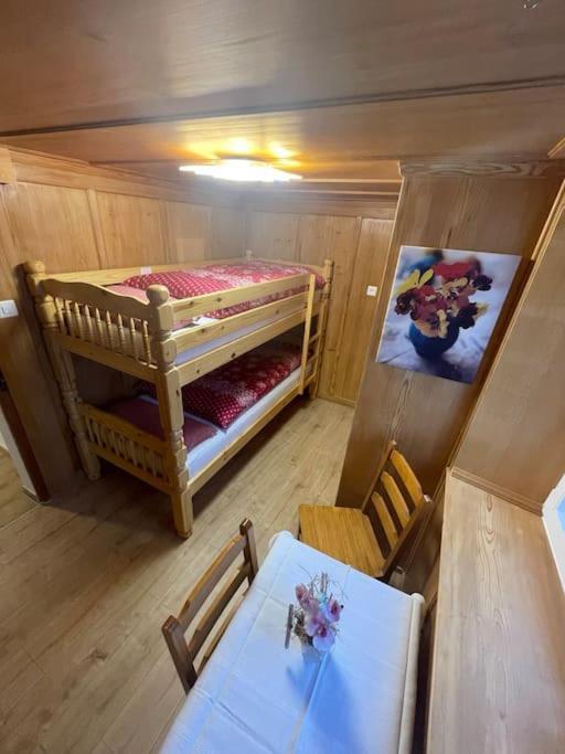 Apartment Chalet Im Sunnigen Usblick Wengen Eksteriør billede